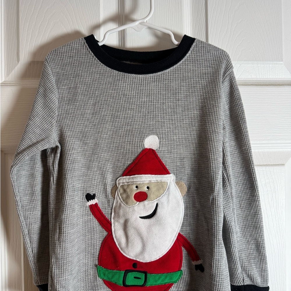 Gray Santa Kids Shirt, size 6
